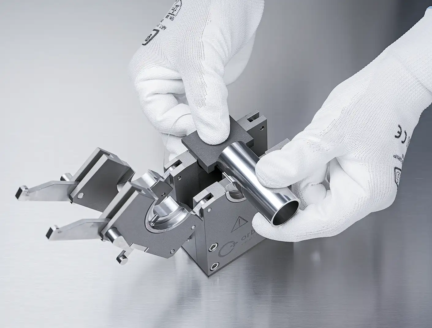 ORBIWELD 25 GC với cơ cấu cassette kẹp mở